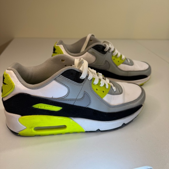Nike Air Max 90 GS Volt CD6864-101 Youth Size 6.5Y White Neon Green Retro 90s OG - Picture 3 of 16